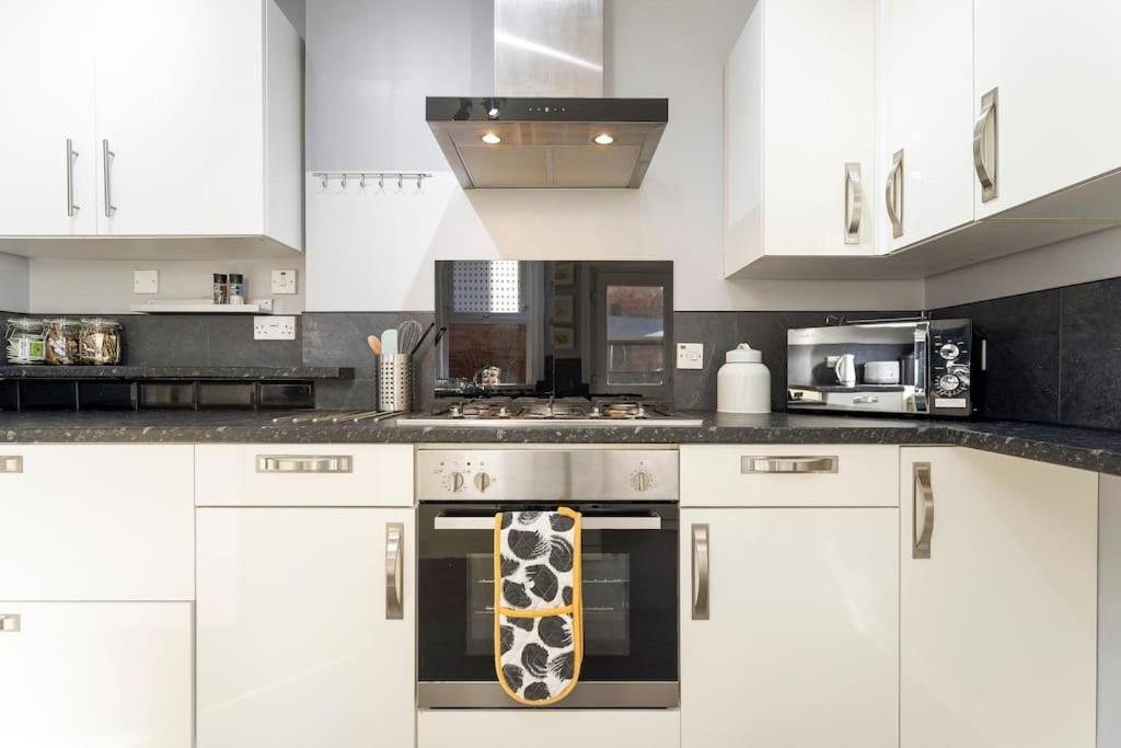 The Capstone Retreat - Beautiful Detached Family Home By Coastline Retreats, Arcade Machine, Parking, Bbq Bournemouth Luaran gambar