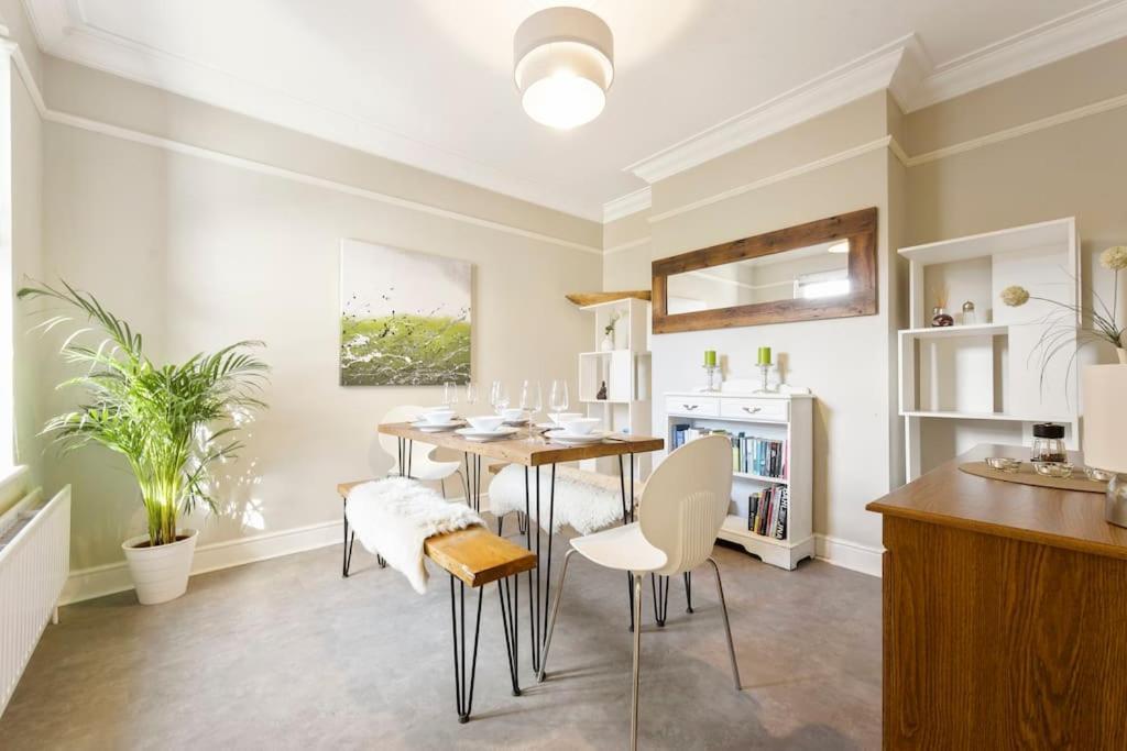The Capstone Retreat - Beautiful Detached Family Home By Coastline Retreats, Arcade Machine, Parking, Bbq Bournemouth Luaran gambar